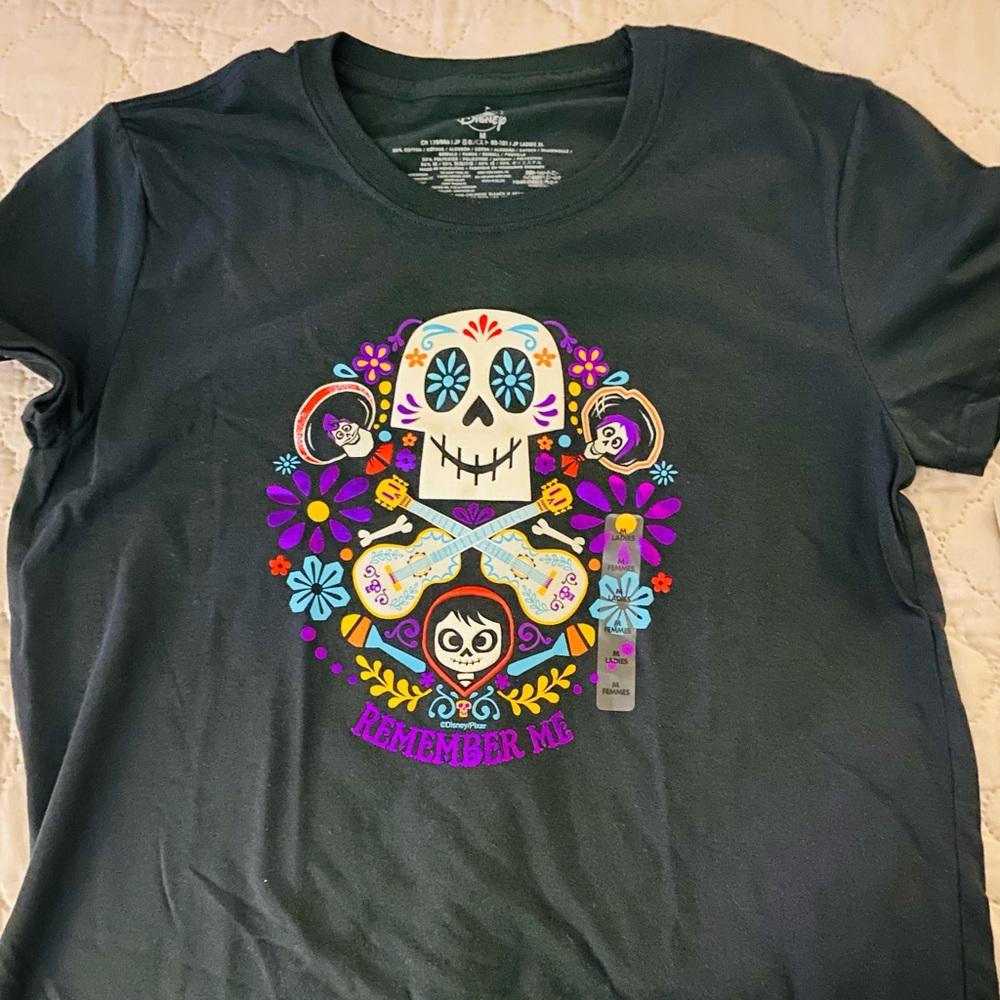 Black Disney Remember me coco size medium shirt